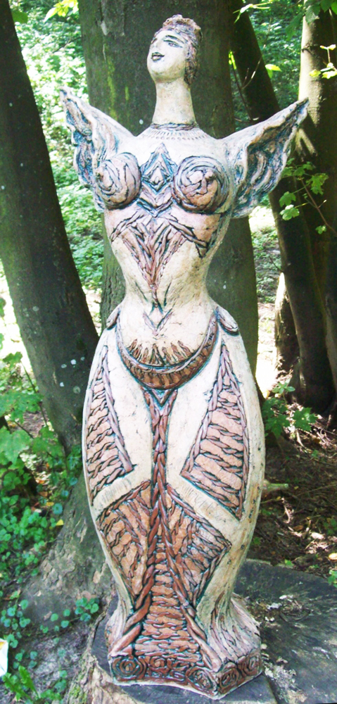 Декоративна скульптура із циклу «Феєрії». 2004. Шамот, солі, ангоби, поливи